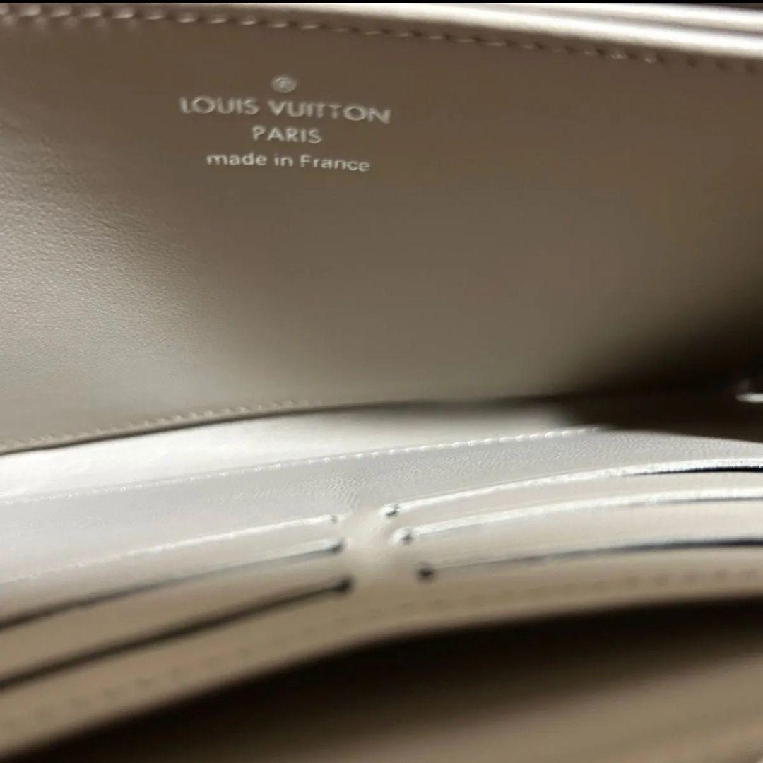 Louis Vuitton マヒナ・レザー ジッピー・ウォレット