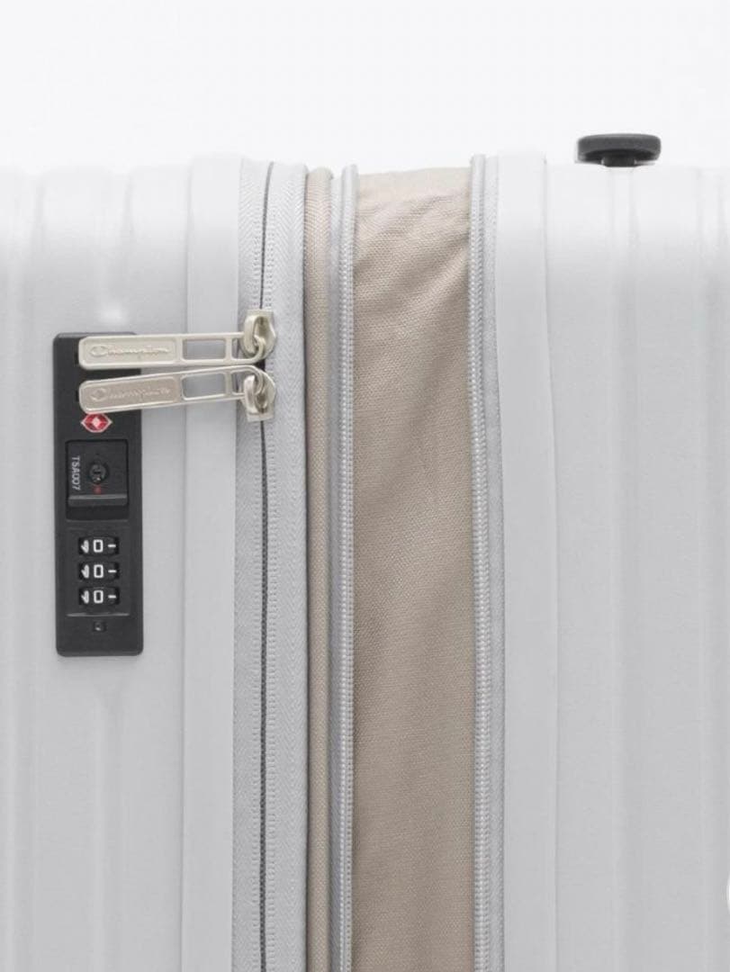 Champion 赤 キャリーケース TSAロック付き