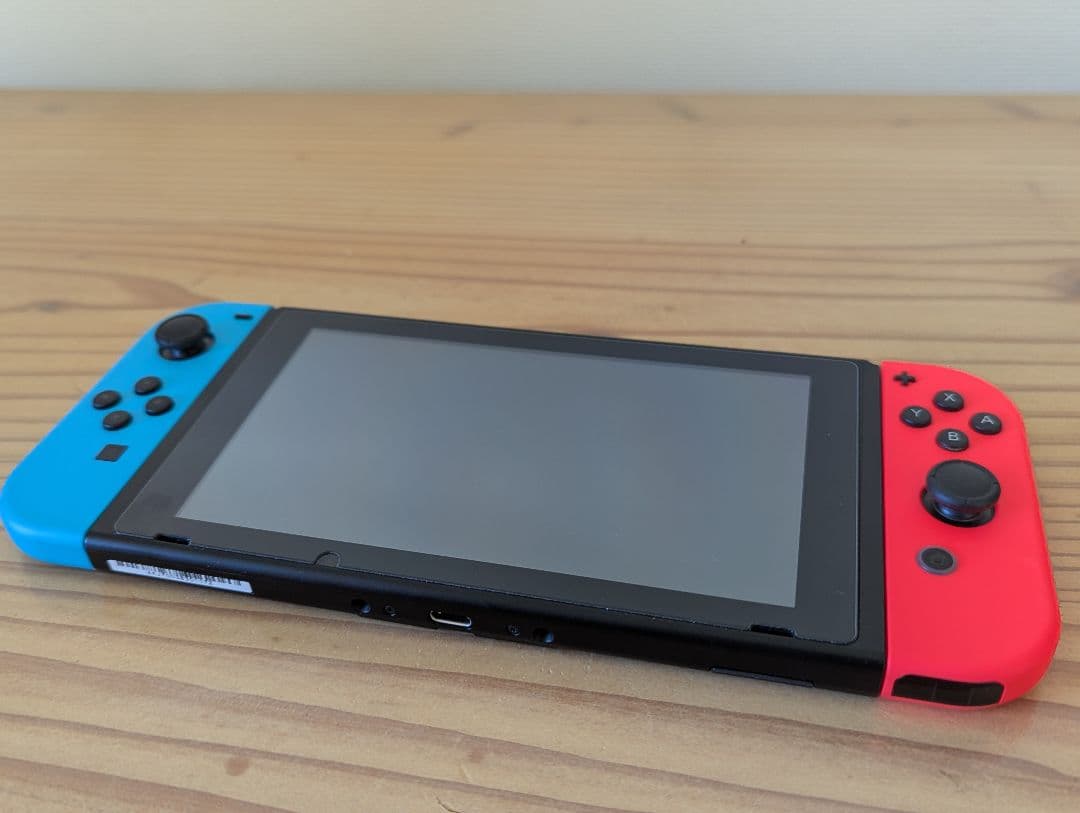 Nintendo Switch 本体 + HORI グリップコントローラ Fit