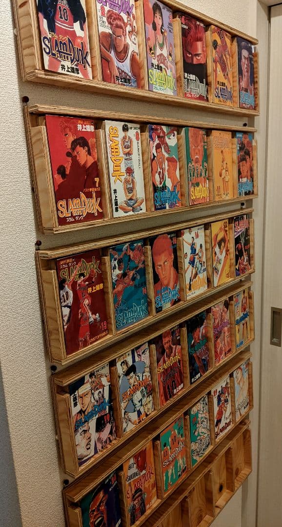 【壁掛本棚付】スラムダンク全31巻&表紙を飾れる壁掛コミックラック 6冊用×6個
