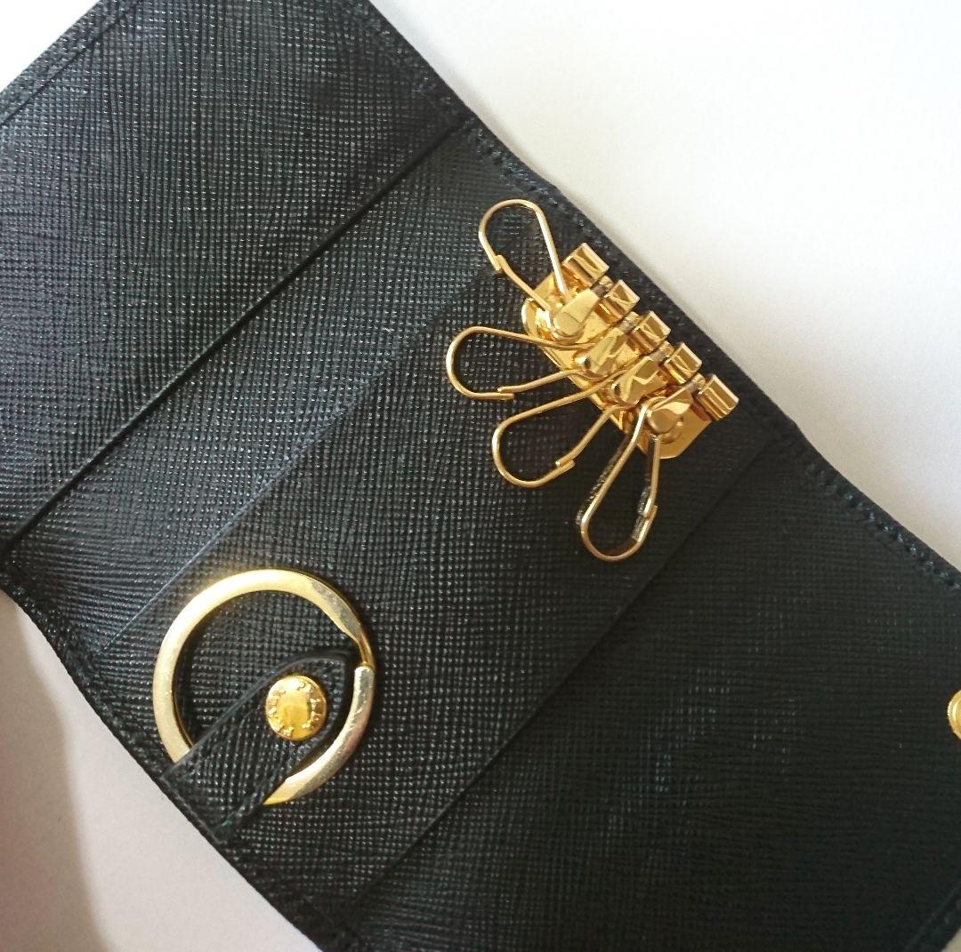 ぽんさん 未使用 PRADA✨4連 キーケース サフィアーノレザー ゴールドロゴ