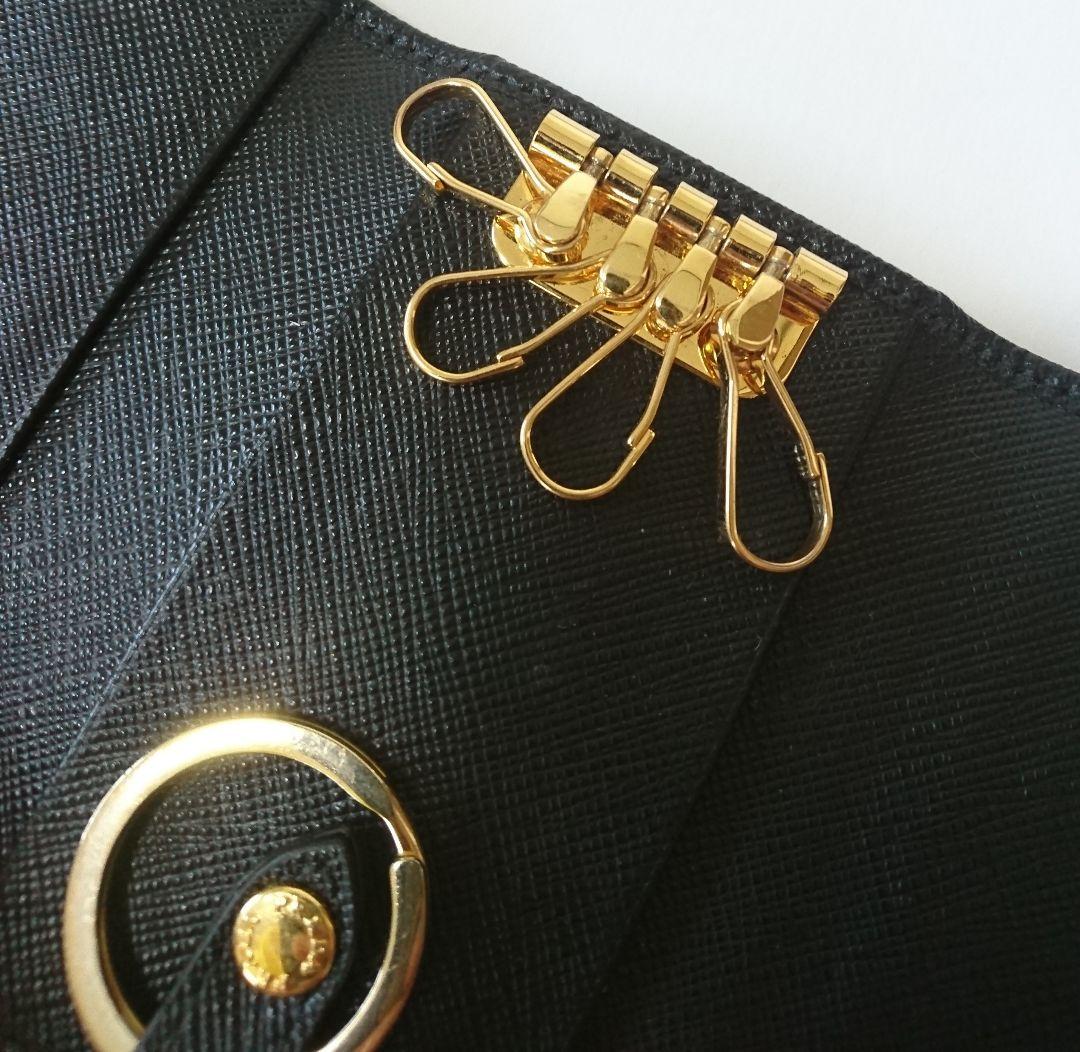 ぽんさん 未使用 PRADA✨4連 キーケース サフィアーノレザー ゴールドロゴ