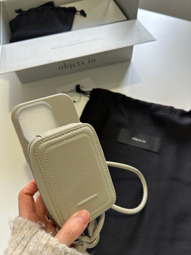 objcts.io マイクロバッグ iPhone14Pro ホワイトベージュ
