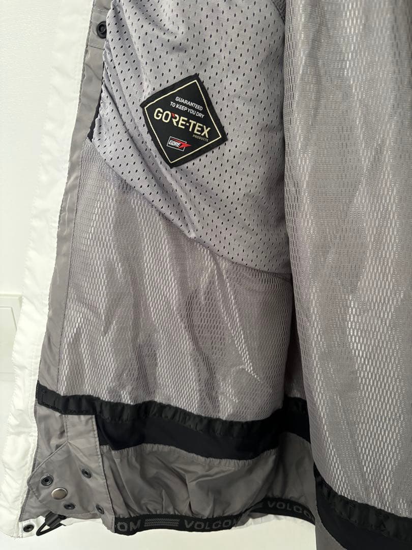 VOLCOM GORE-TEX ホワイトジャケット M