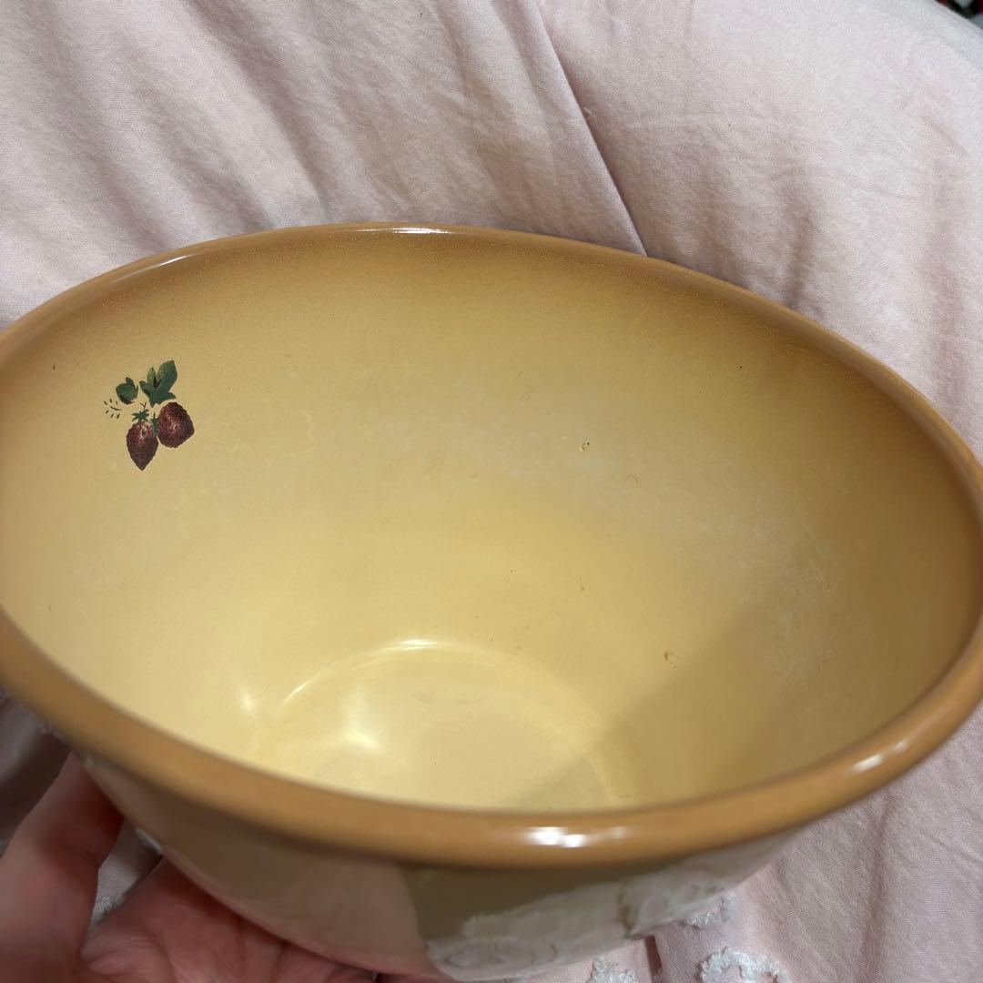 イマン　imane いちご　ストロベリー　アンティーク　レトロ　ホーローボウル