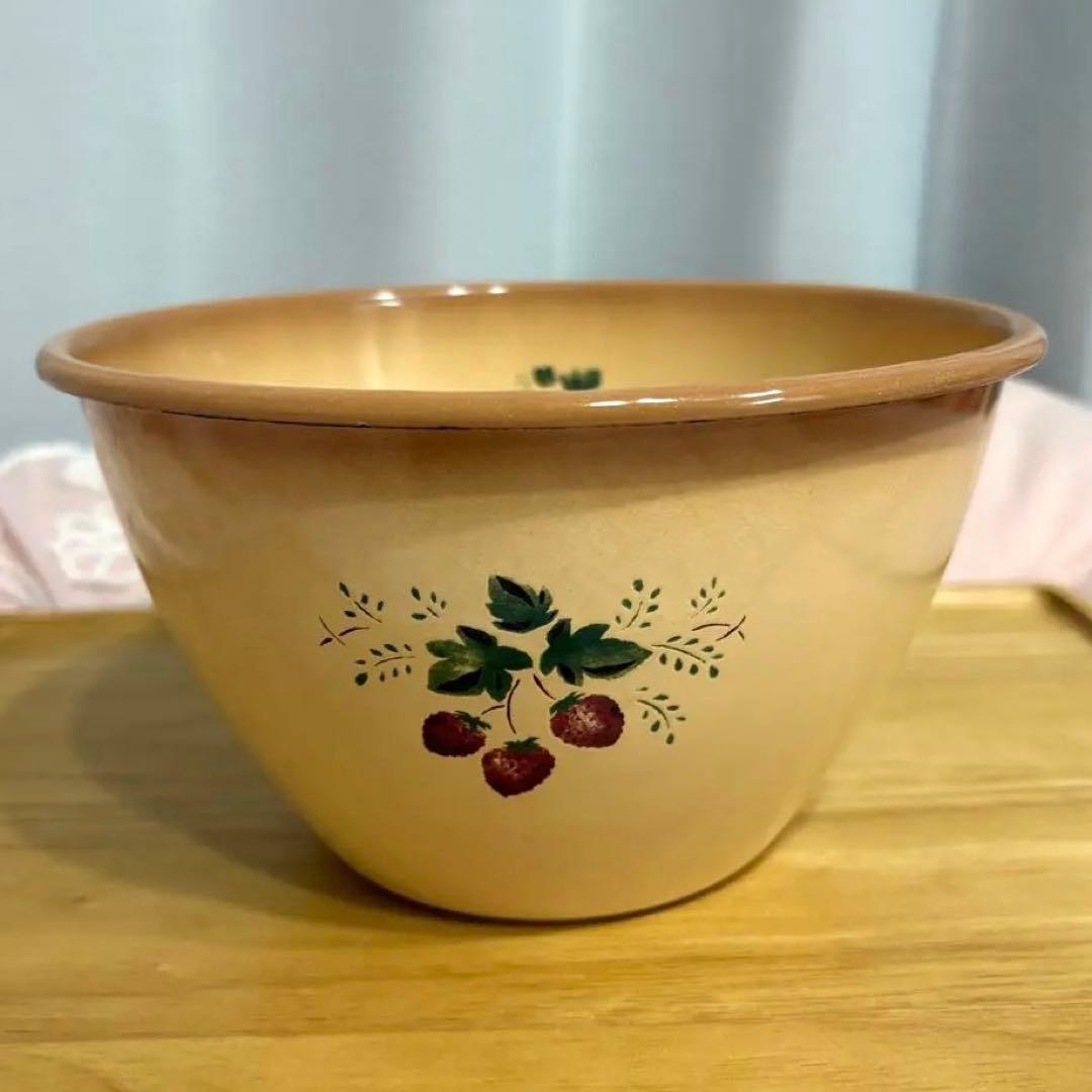 イマン　imane いちご　ストロベリー　アンティーク　レトロ　ホーローボウル