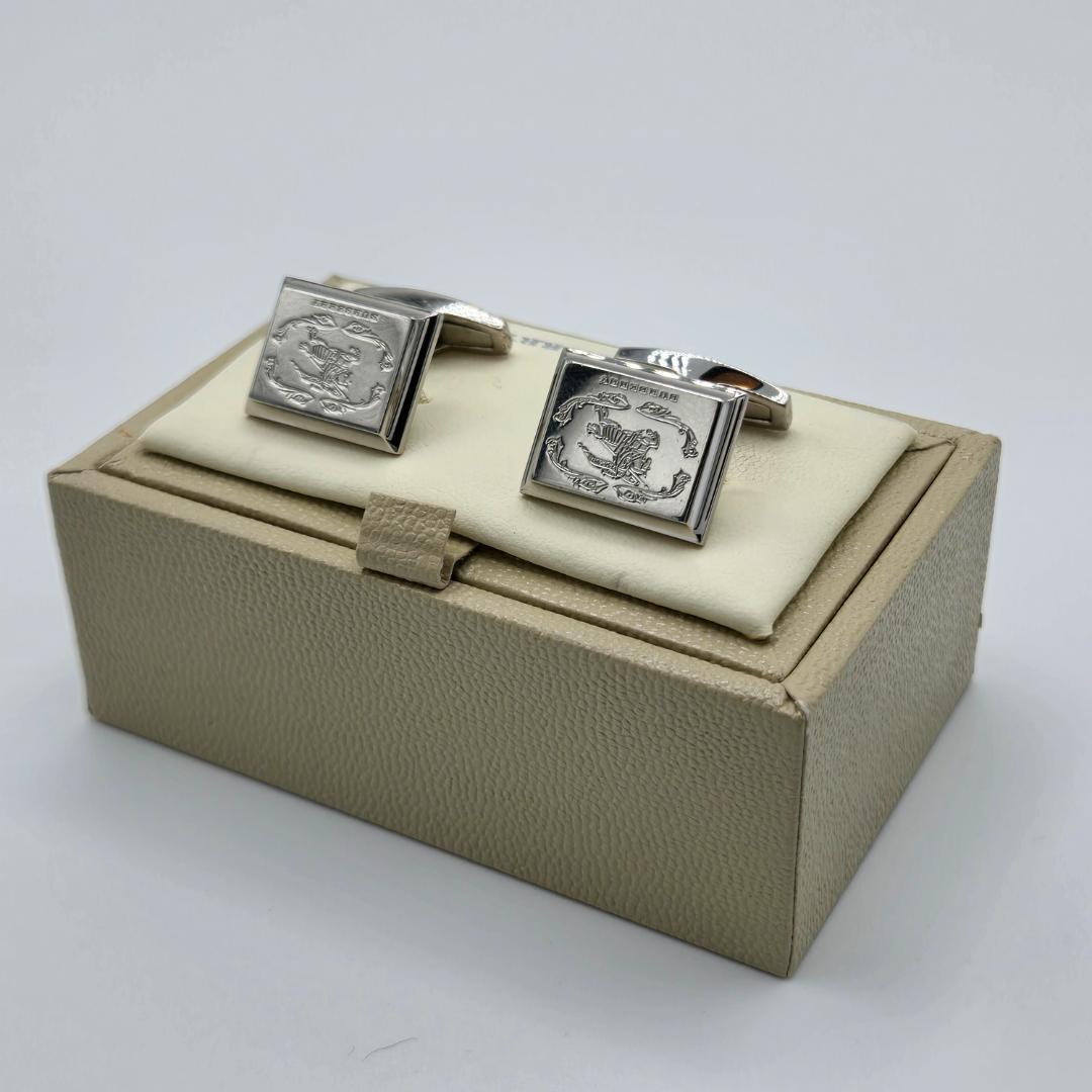 バーバリーのメンズカフスボタン（スターリングシルバー）