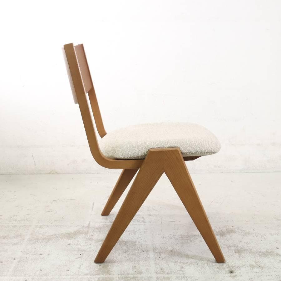 展示品 23年製 ウニコ アッタ ダイニングチェア 座面カバーリング ベージュ系