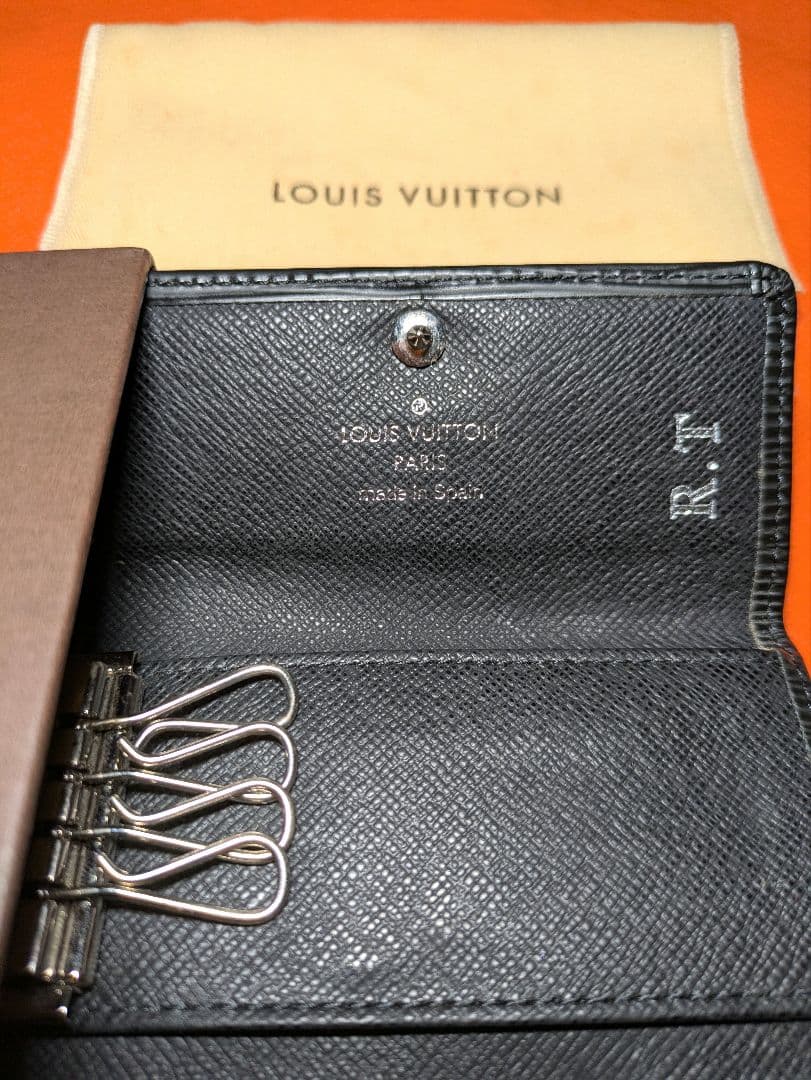 LOUIS VUITTON ミュルティクレ、キーケース４ 連、エピ、黒色、箱付き
