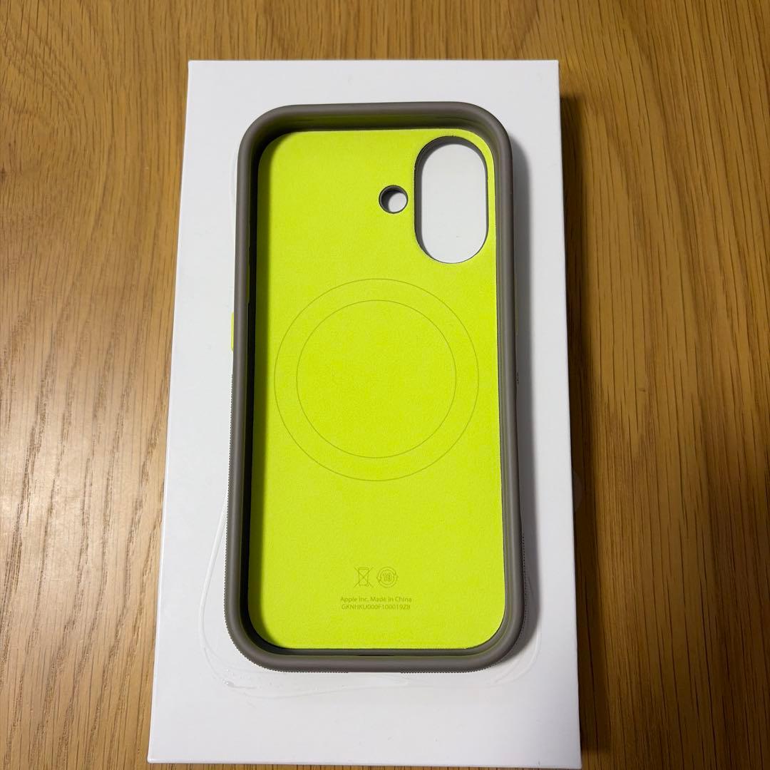 beats iPhone17用ケース グレー