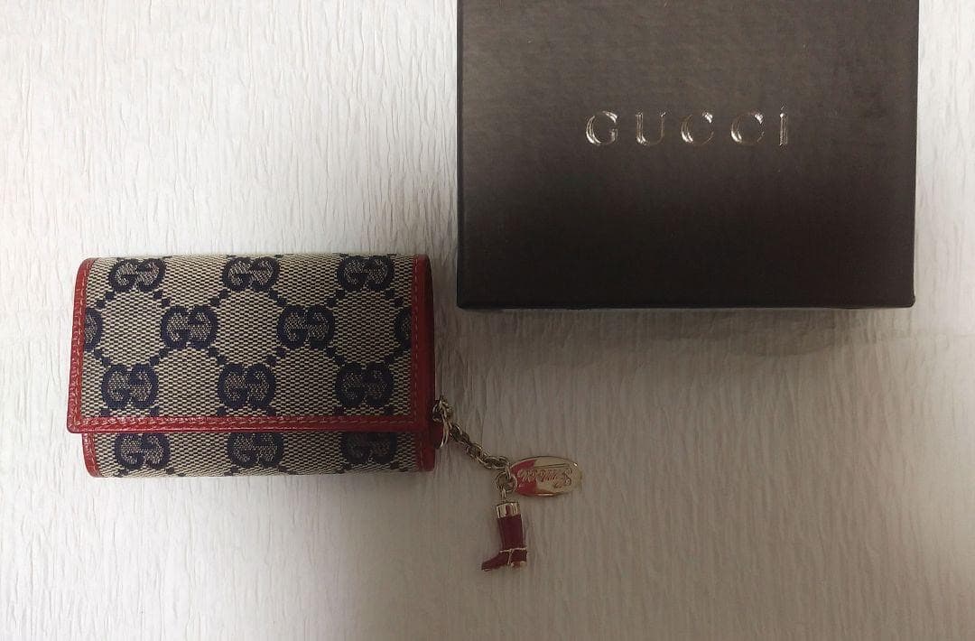 新品　GUCCI キーケース　キーホルダー　グッチ　赤　箱付き　　財布