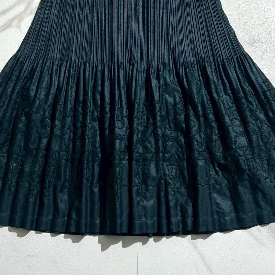 美品✨PLEATS PLEASE ノースリーブ フレアワンピース 刺繍 Vネック