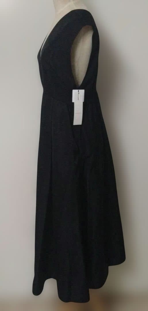 新品タグ付ELENDEEKドロップショルダージャンパースカート定価24200円