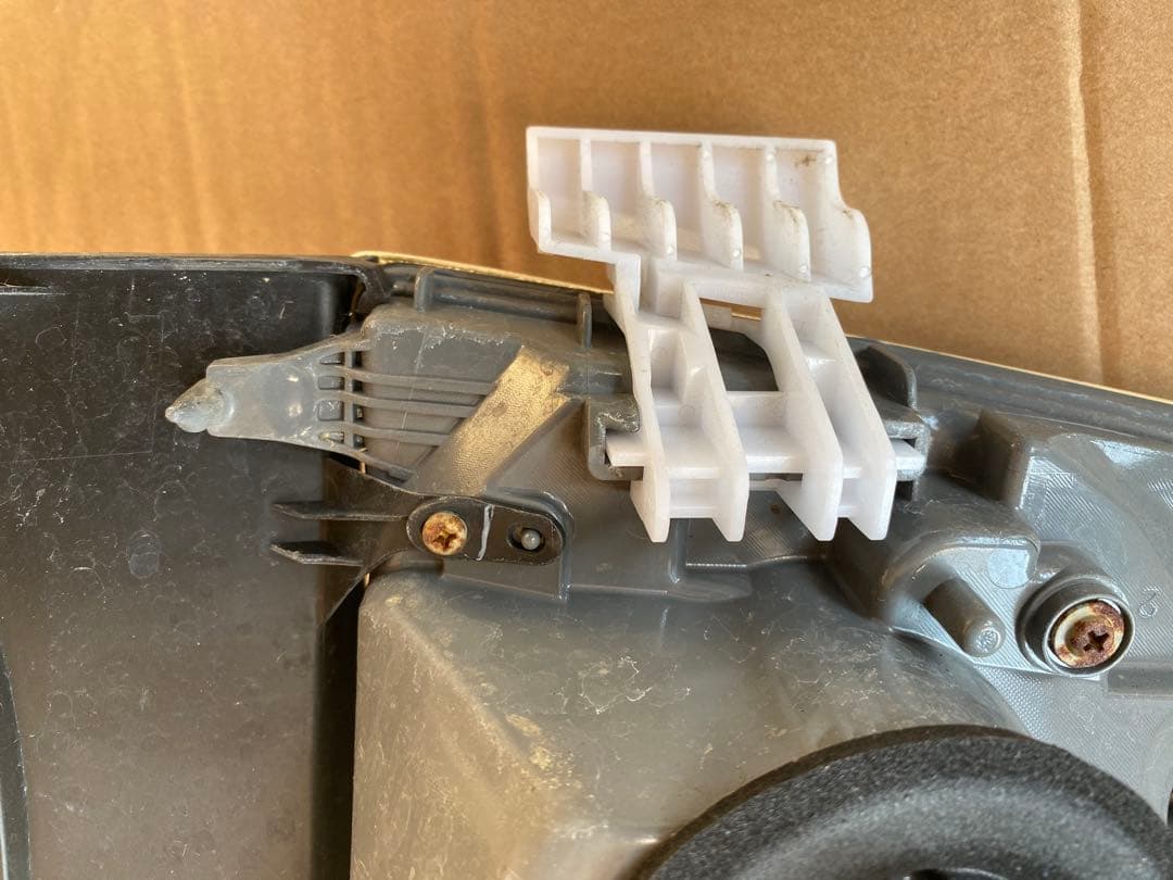 プリウスZVW30後期 純正テールランプ・全灯化仕様