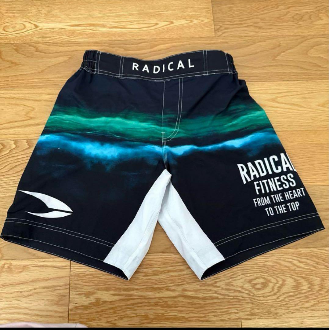 RADICAL FITNESS タンクトップ　ショートパンツセット