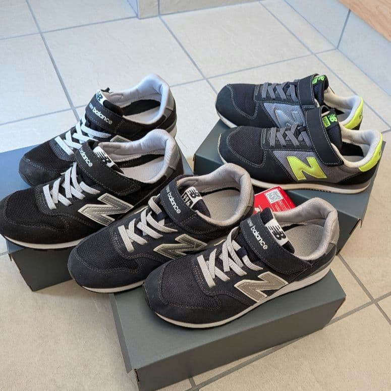 New Balance キッズスニーカー ３足セット