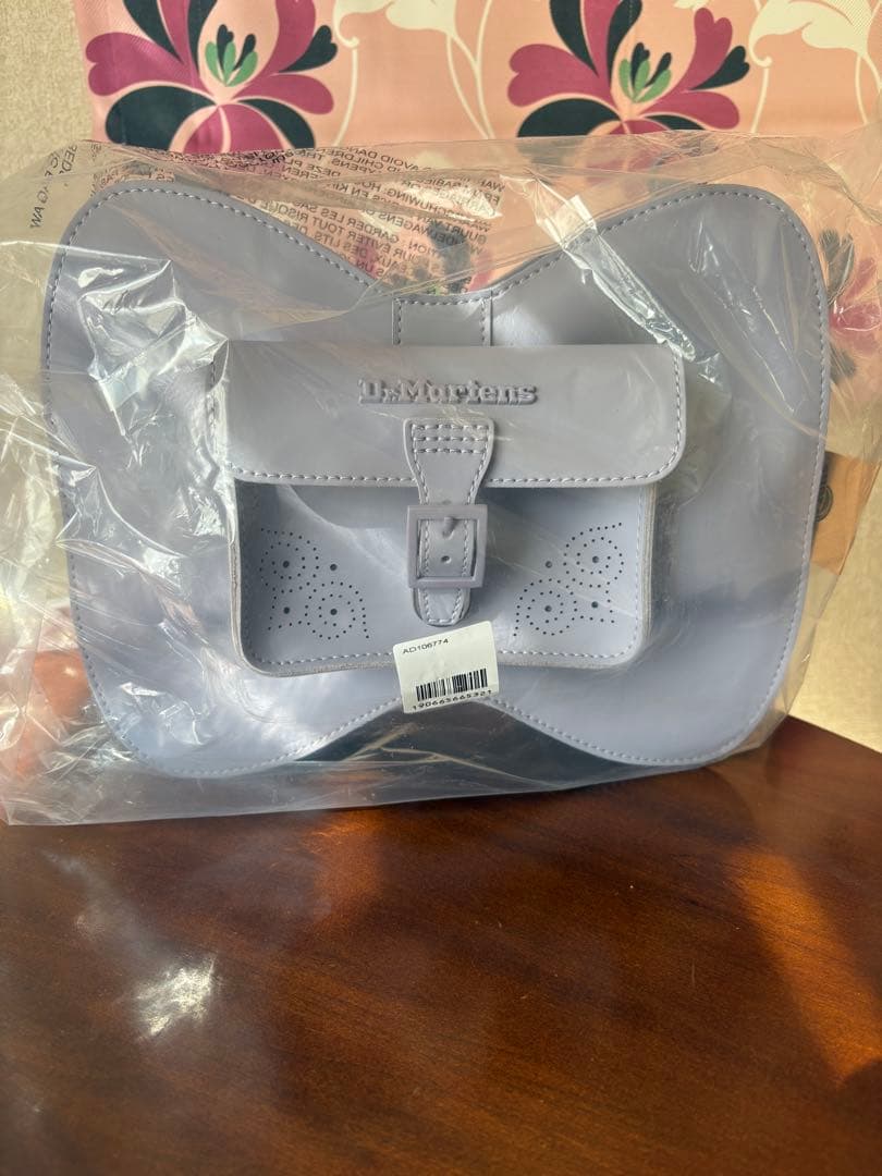 新品！ドクターマーチン　Dr. Martens ショルダーバッグ