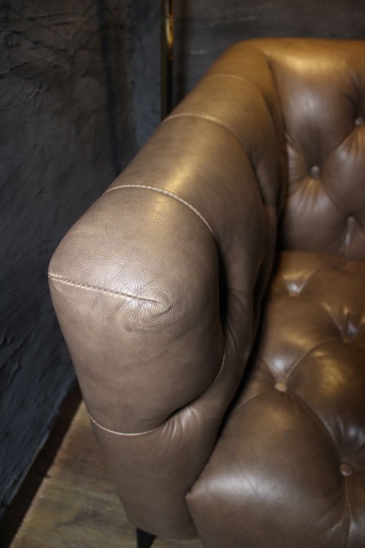 首都圏送無料〜トラモードデメテル18万総本革 レトロボタン ラブソファ ブラウン