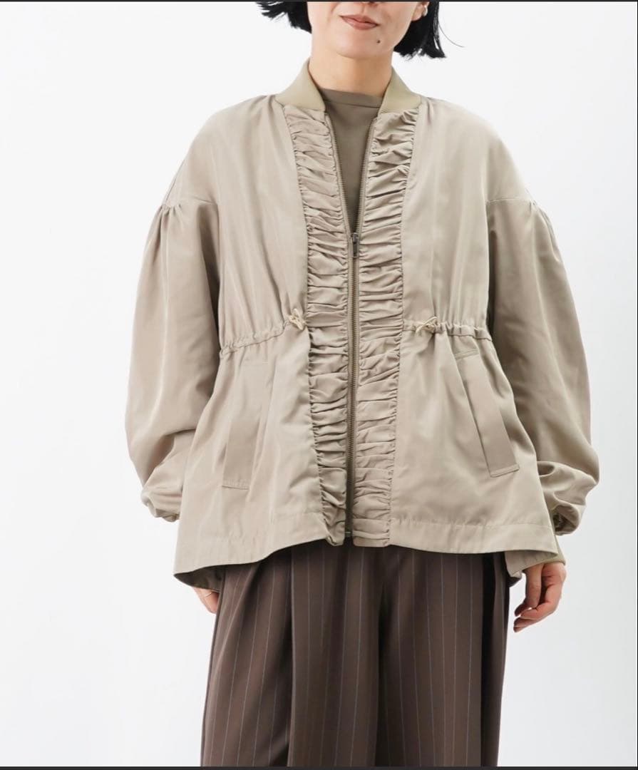 【新品未使用】LUCAギャザーブルゾン