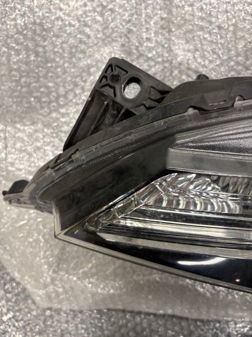GP5 ヘッドライト左