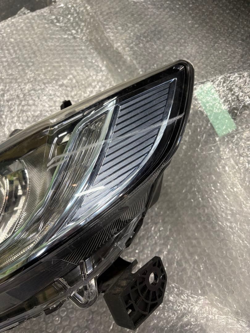 GP5 ヘッドライト左