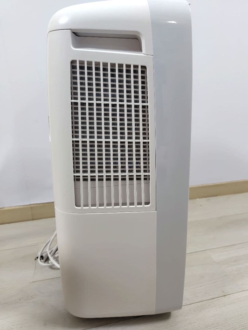 【ほぼ未使用】2024年製 シャープ　冷風衣類乾燥 除湿機　 CM-S100-W