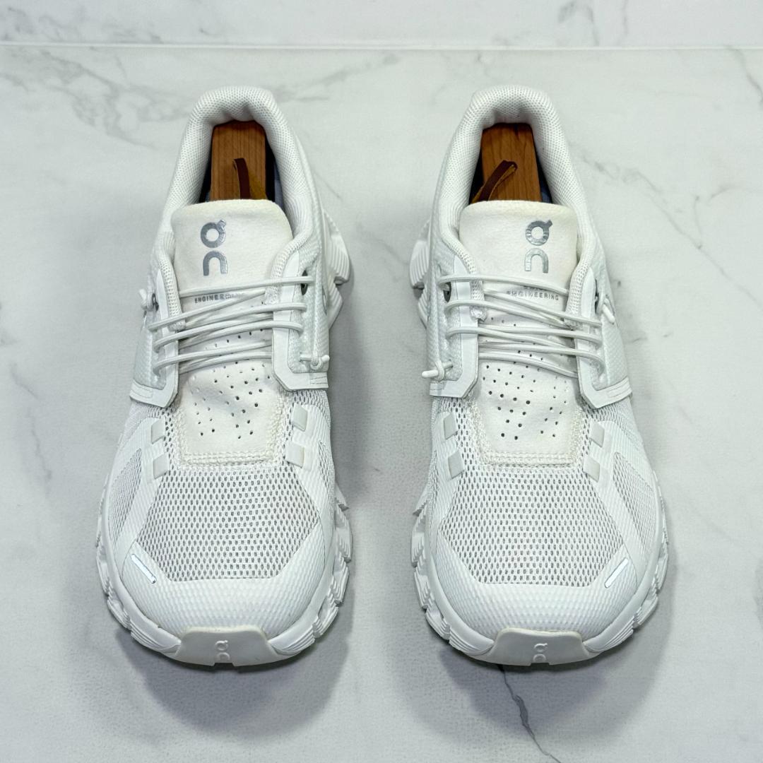 【tanu 様】On Cloud 5 ランニングシューズ 22㎝ ホワイト