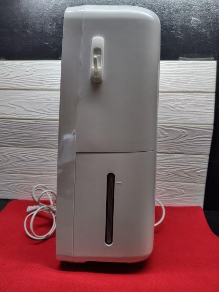 Y【中古品】SHARP 除湿機 ホワイト CV-L71-W