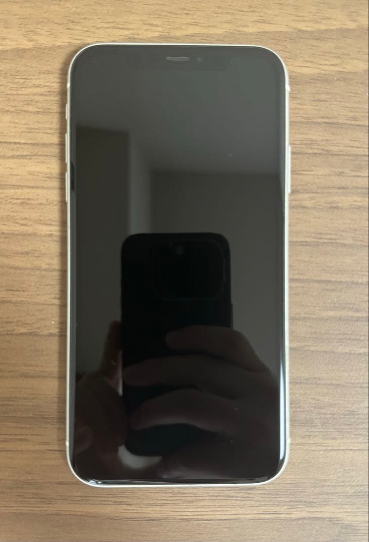 【美品】iphone11（ホワイト128GB） ※simロック解除済・箱あり