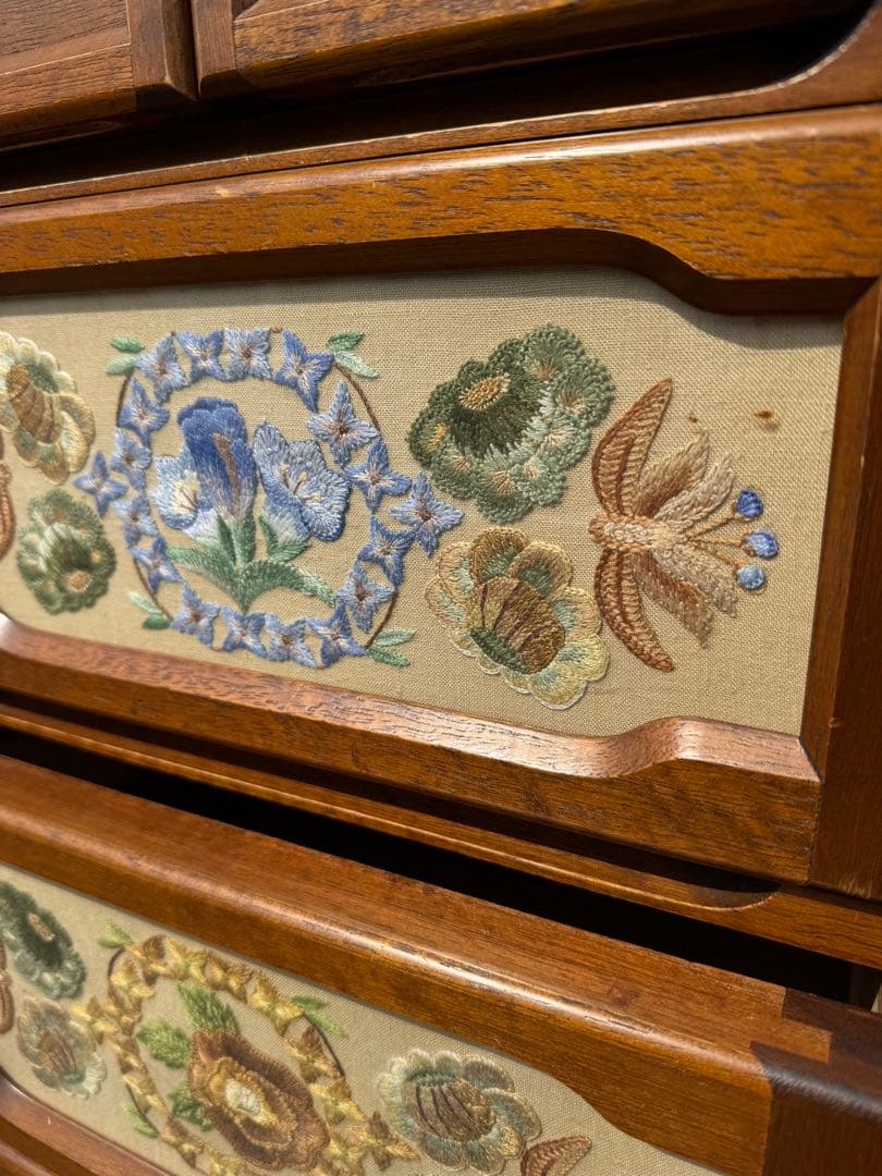 ブラウン木製チェスト 花柄装飾 5段