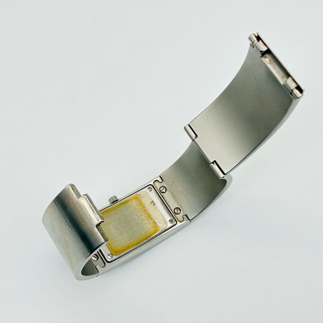 GUCCI グッチ 2400L バングルウォッチ ブラック文字盤 シルバー