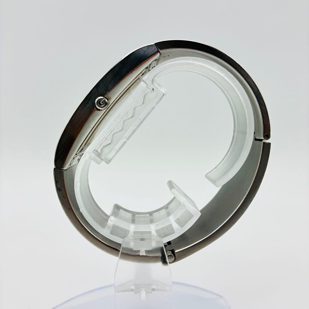 GUCCI グッチ 2400L バングルウォッチ ブラック文字盤 シルバー