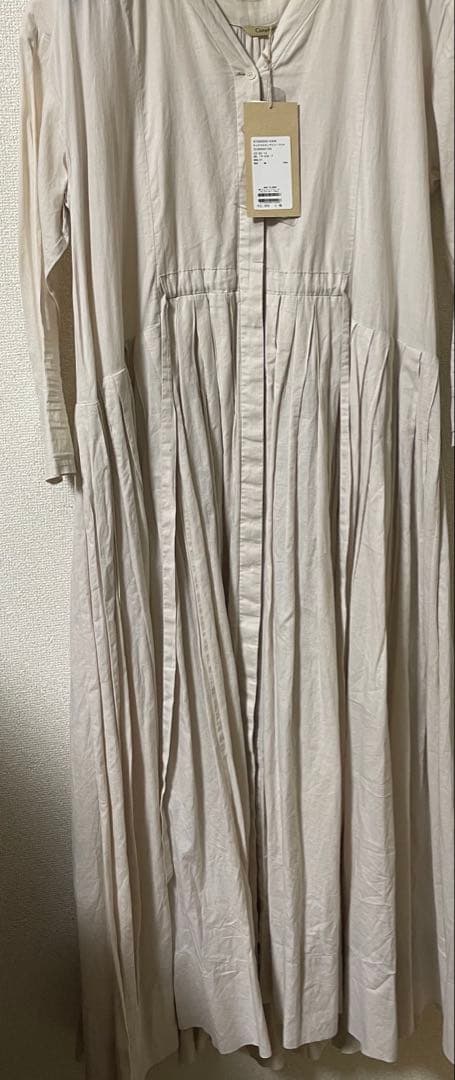 新品未使用タグ付き タックスカートロングスリーブワンピース　カレンソロジー