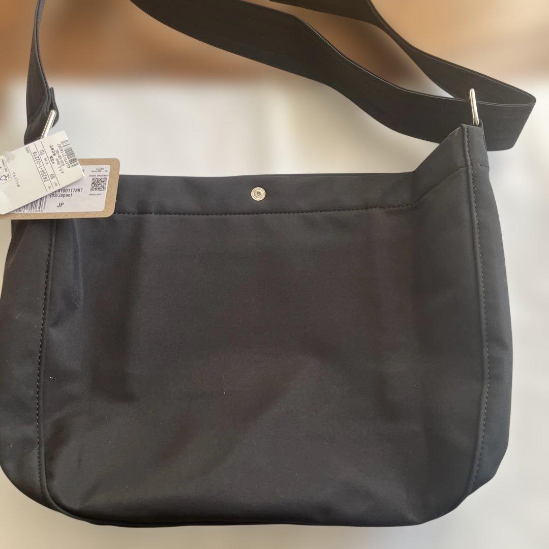 週末限定値下げ　A.P.C. ブラック ショルダーバッグ TU