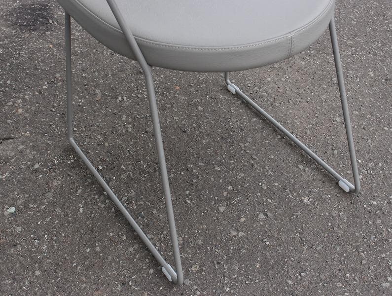 キキララカリガリス コヌビア ニューヨーク ダニングチェア