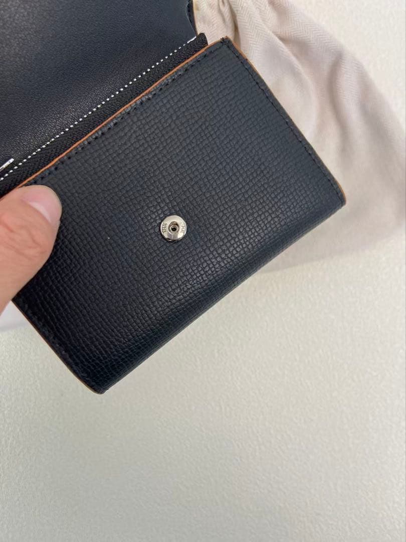 美品✨送料込み LOEWE 高級レザー三つ折り財布（カードポケット付き）