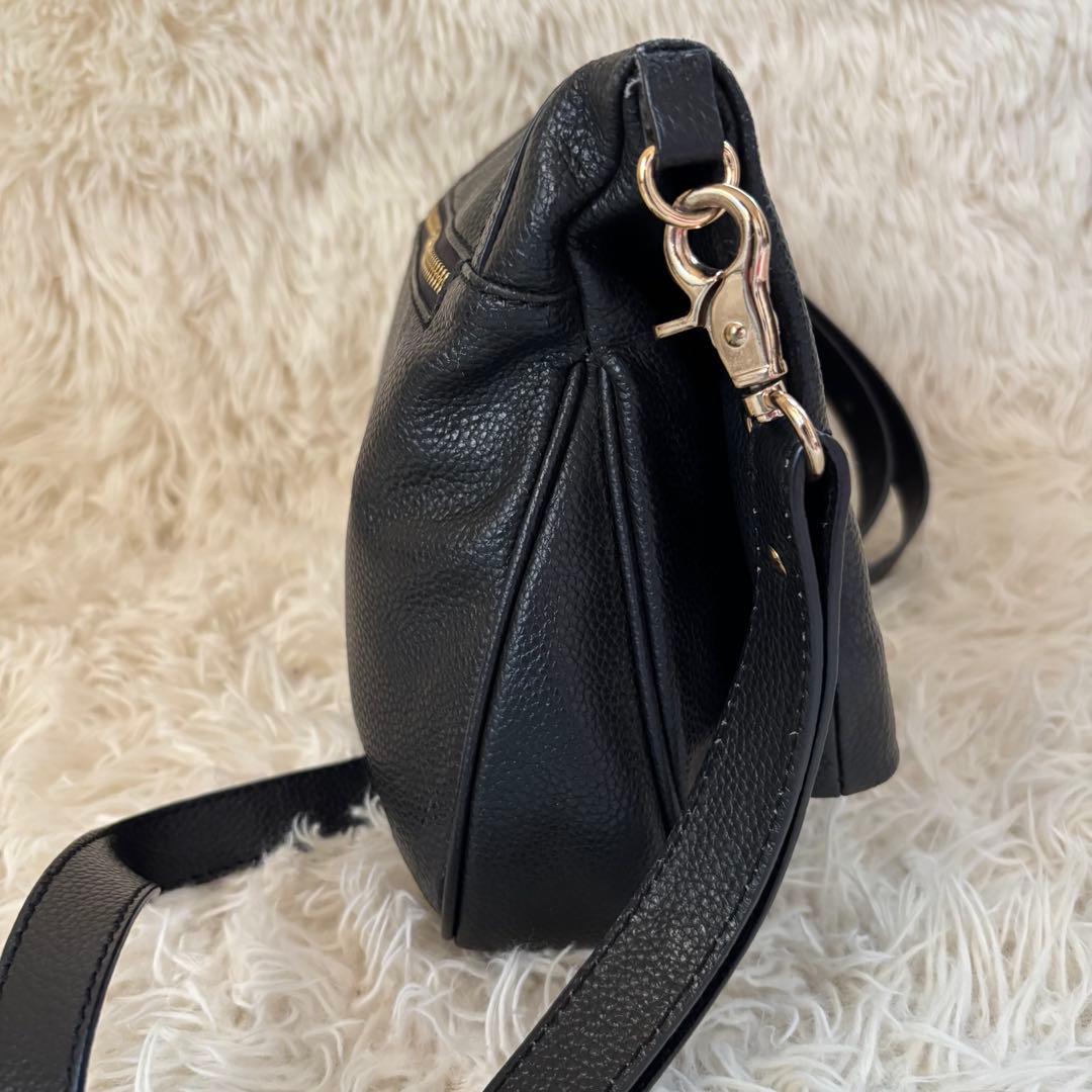 ✨トリーバーチ　デカロゴ　ショルダーバッグ　フラップ　レザー　本革　ブラック