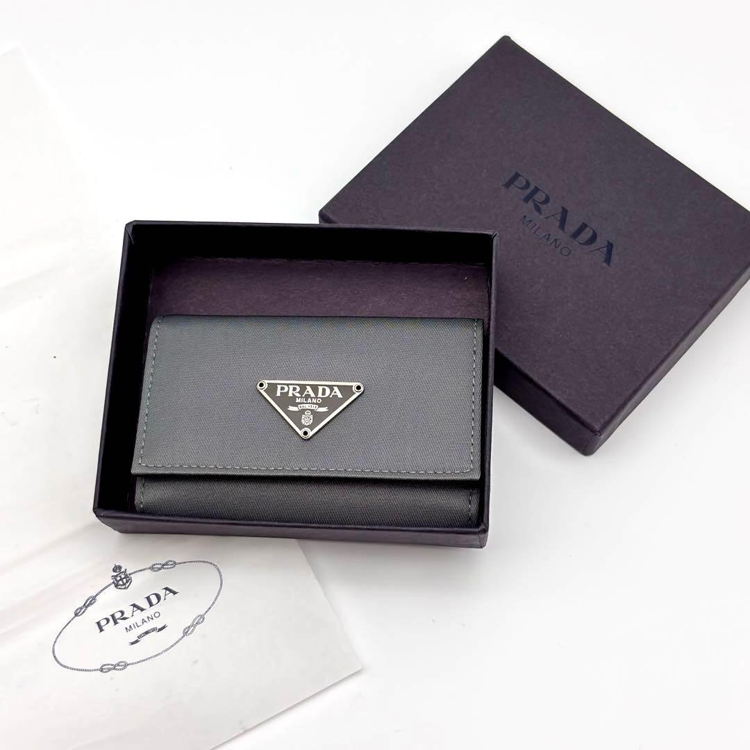 【箱付き未使用級】プラダ ６連 キーケース ナイロン×レザー 三角ロゴ グレー