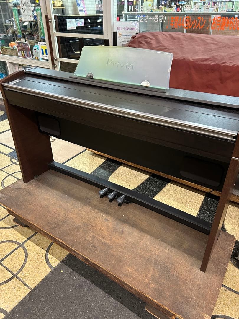 超価格、カシオ電子ピアノPX700、ピアノ強弱タッチ付き、人気のコンパクト仕様♪