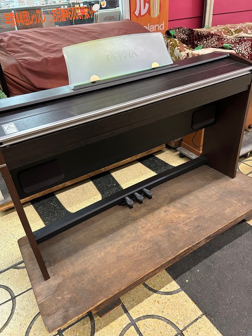 超価格、カシオ電子ピアノPX700、ピアノ強弱タッチ付き、人気のコンパクト仕様♪