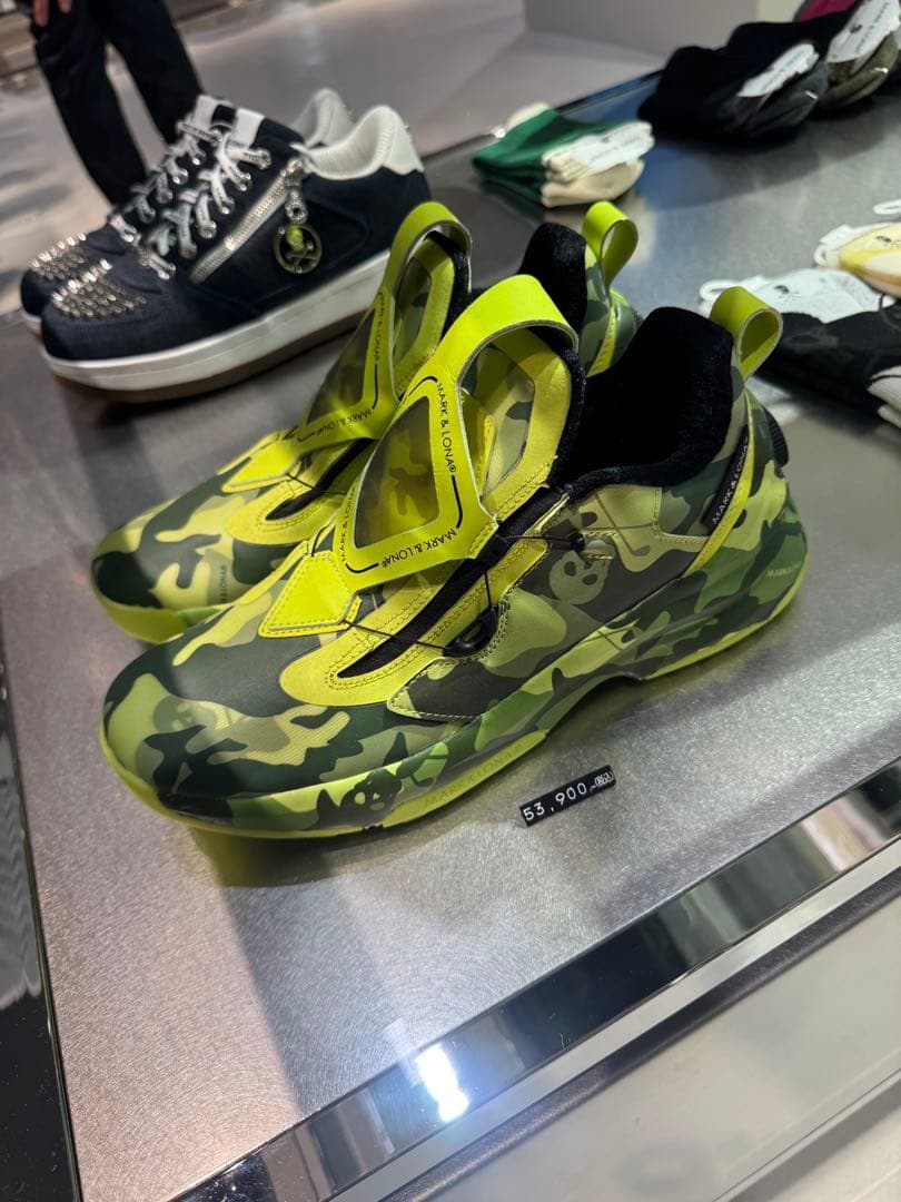 【【特価】】マークアンドロナ　ゴルフシューズ　28cm イエロー迷彩　大丸販売中