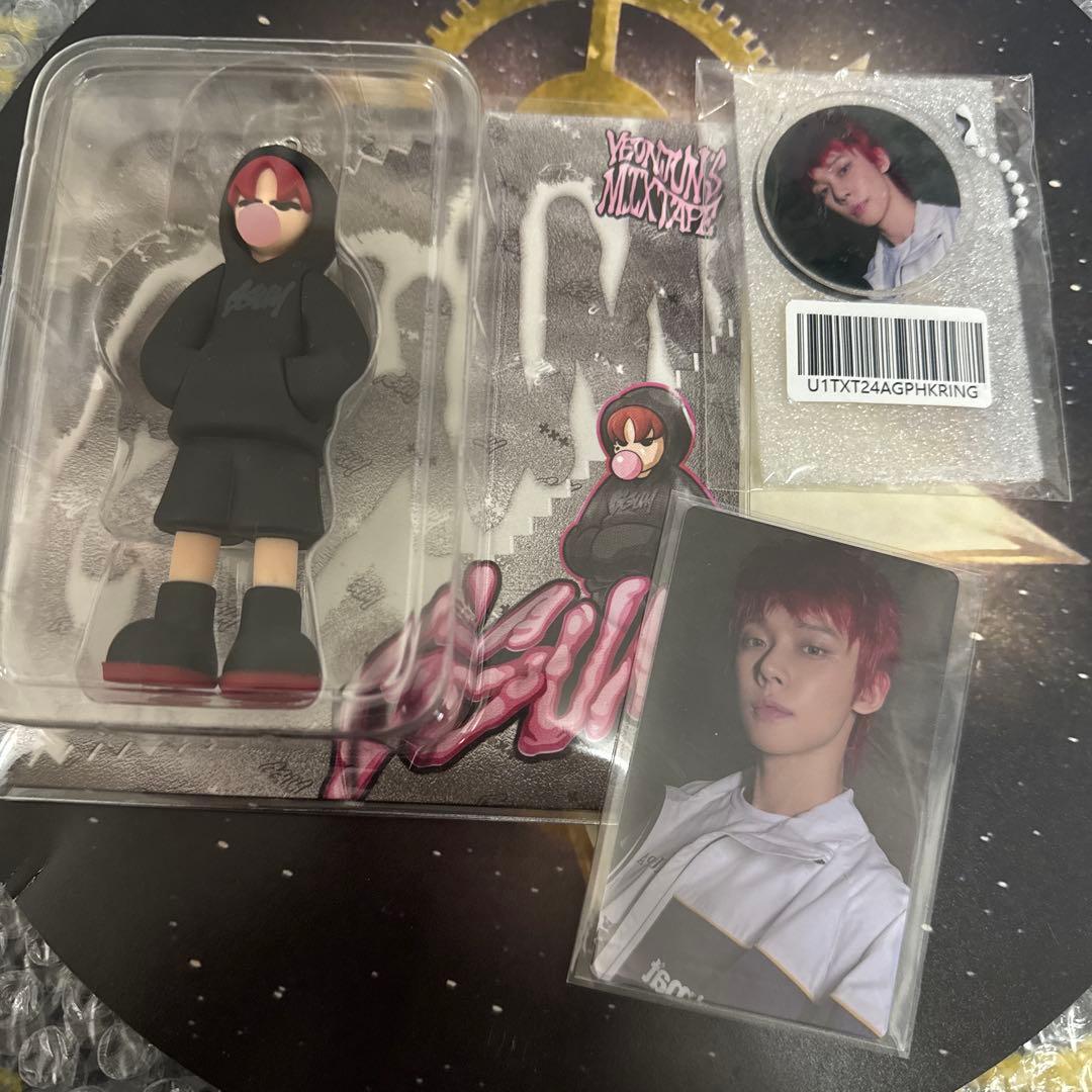 ヨンジュン　TXT　GGUM　フィギュア付き 新品未使用　トレカ キーリング付き