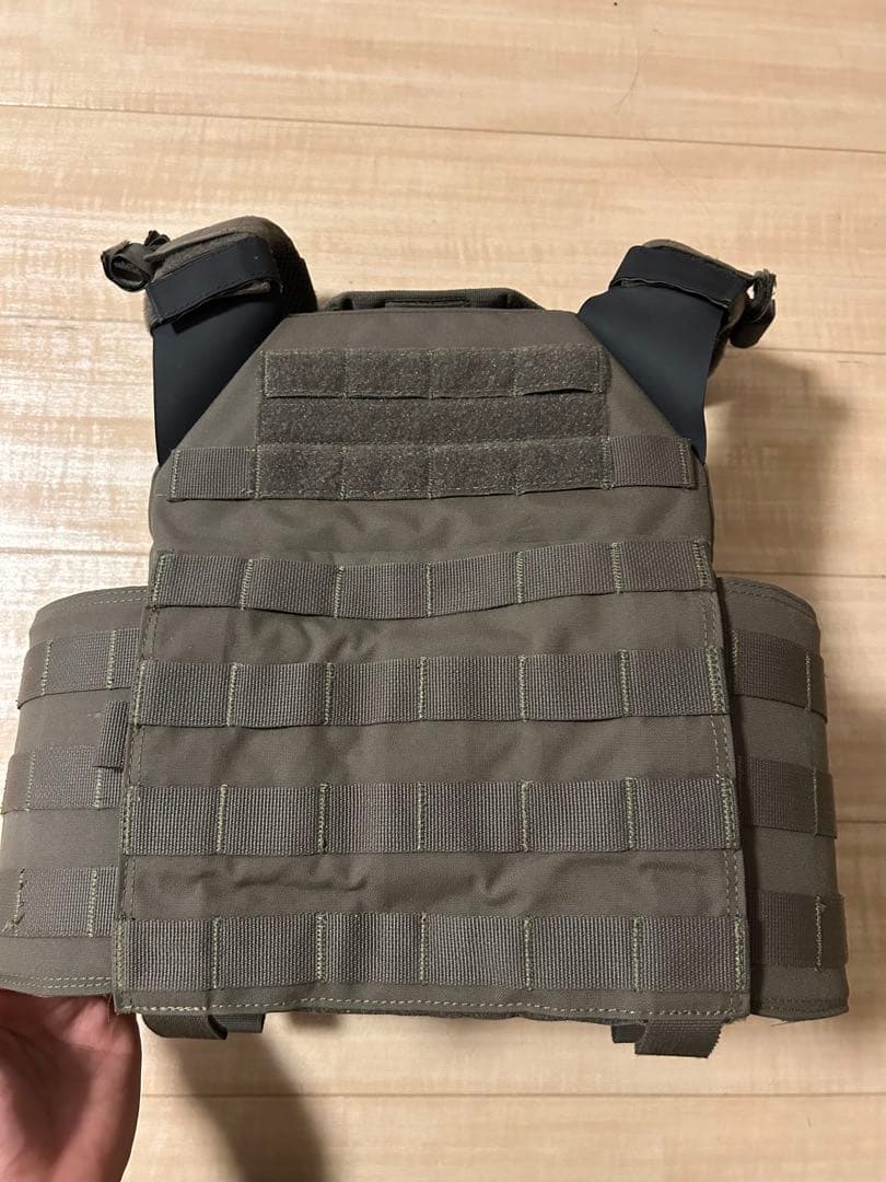 ウォーリアーアサルト オリーブドラブ プレートキャリア マグポーチ2個付き