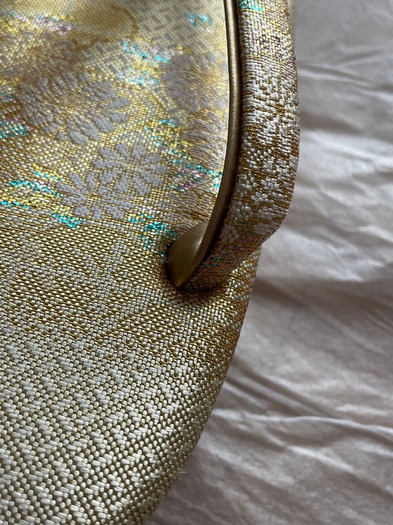 和装　草履とバッグのセット(金色地に白い花刺繍)