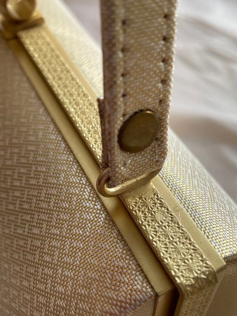 和装　草履とバッグのセット(金色地に白い花刺繍)