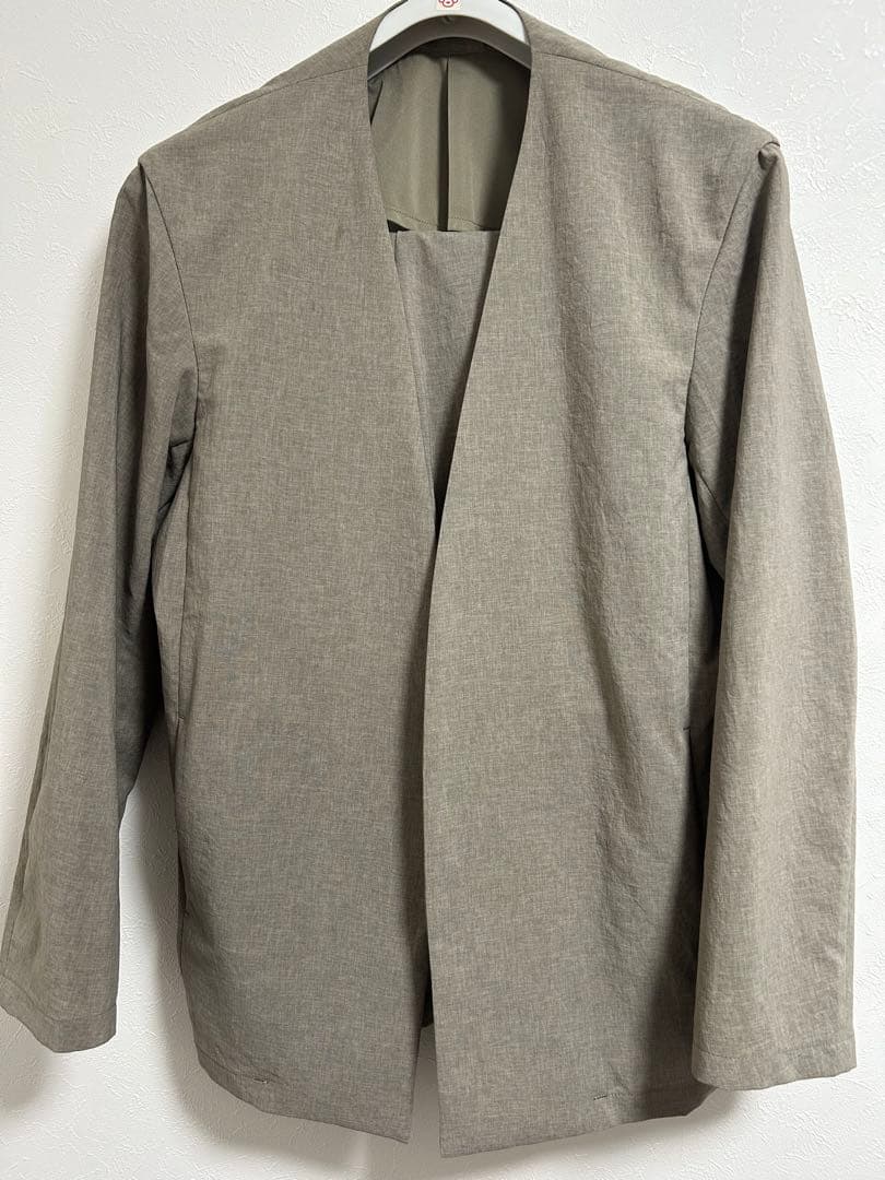 ADAM ET ROPÉ ノーカラージャケット セットアップ　グレージュ