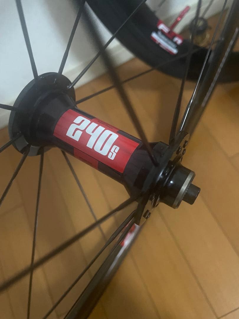 11s ffwd f4r tu dt Swiss 240s スターラチェッ18t