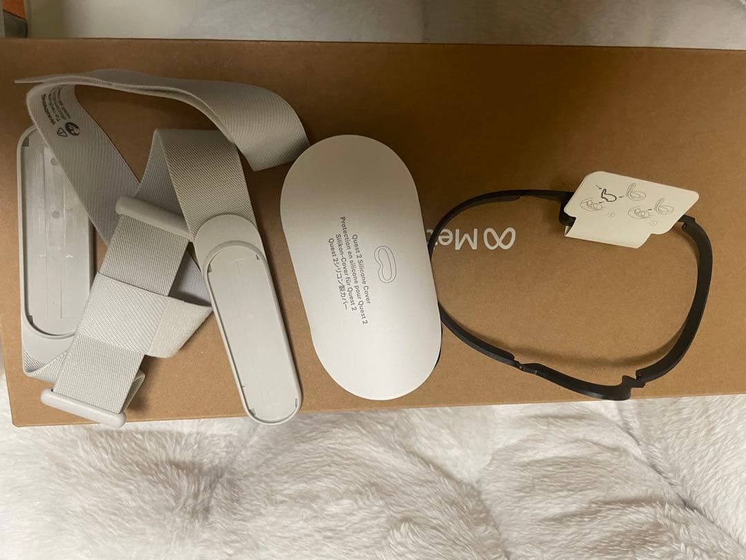 【ほぼ新品 美品】 Quest2 128GB & Elite ストラップ