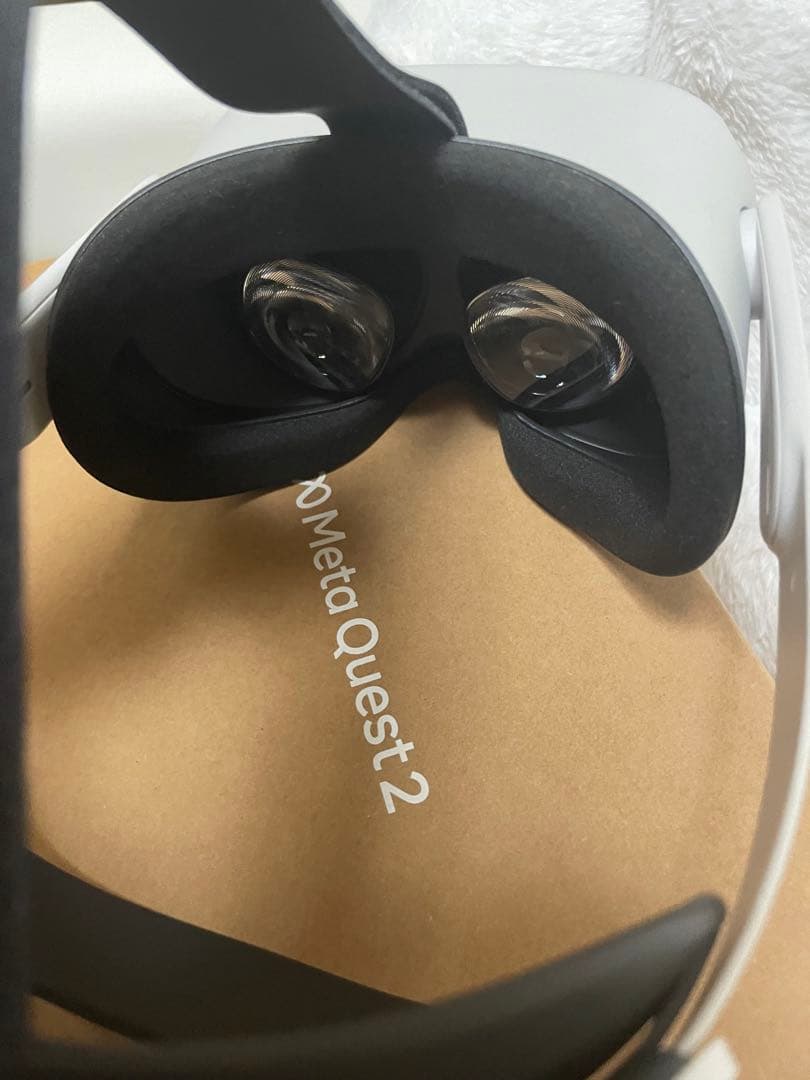 【ほぼ新品 美品】 Quest2 128GB & Elite ストラップ