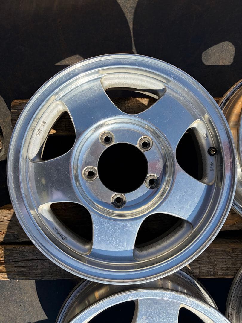 ジムニー　ja11純正　エンケイ16インチ アルミ　逆履きjb23 jb64